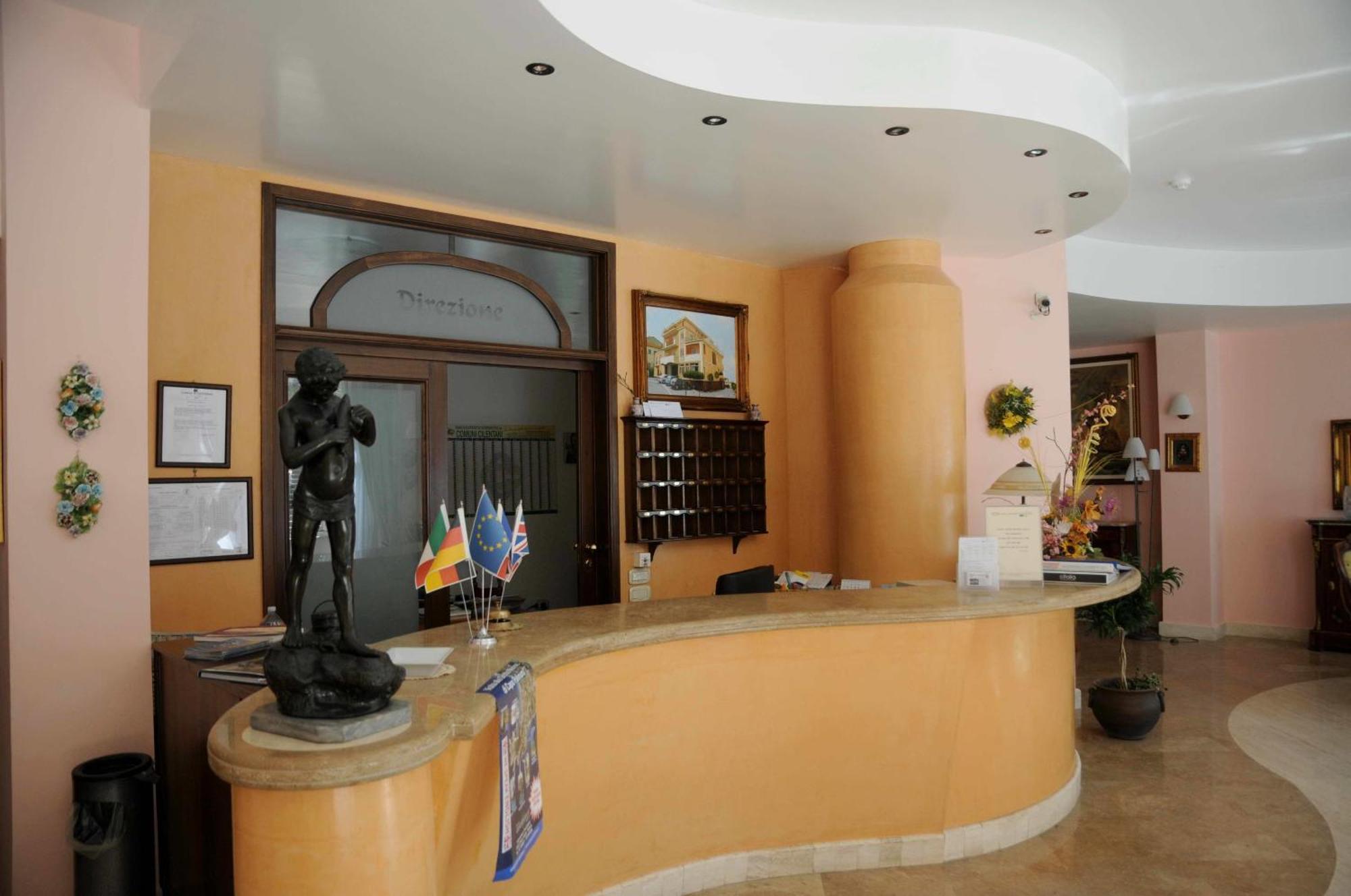 New Hotel Sonia Санта-Мария-ди-Кастеллабате Экстерьер фото